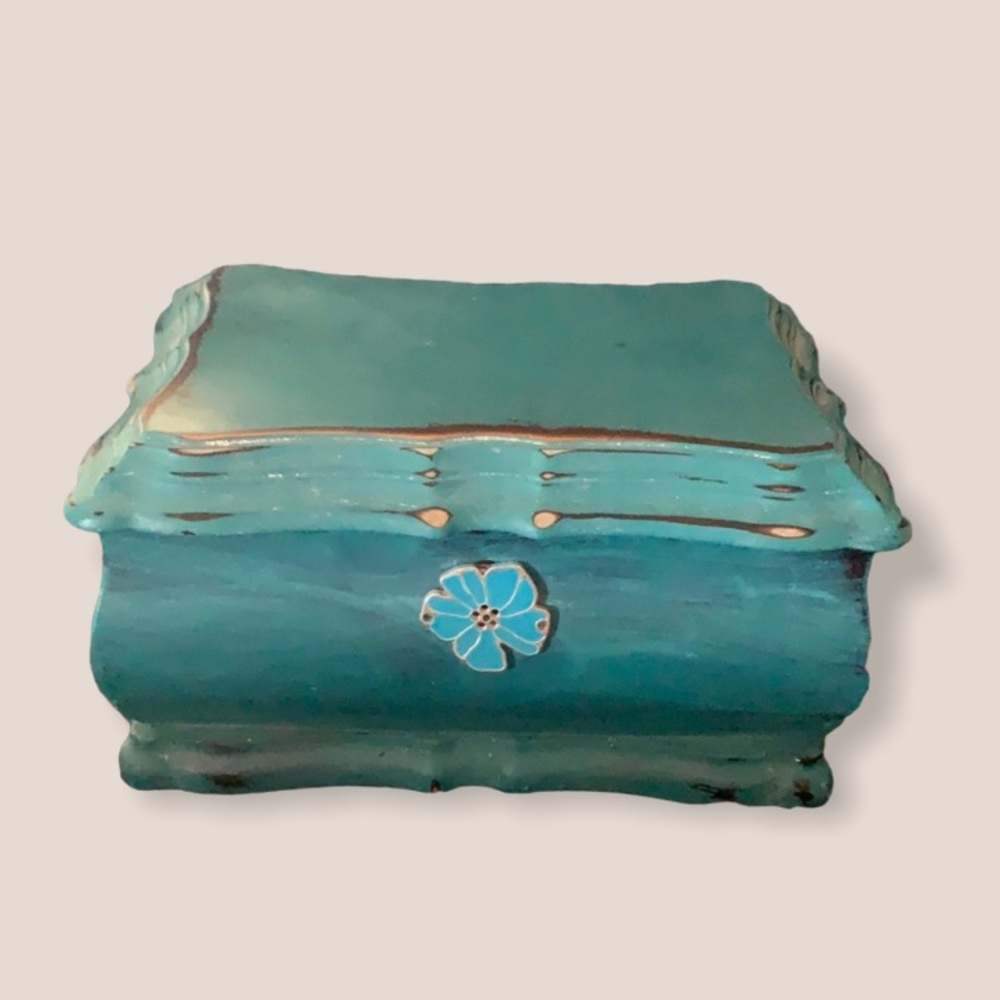 Vintage Rustic Sea Shell Themed Jewelry Box